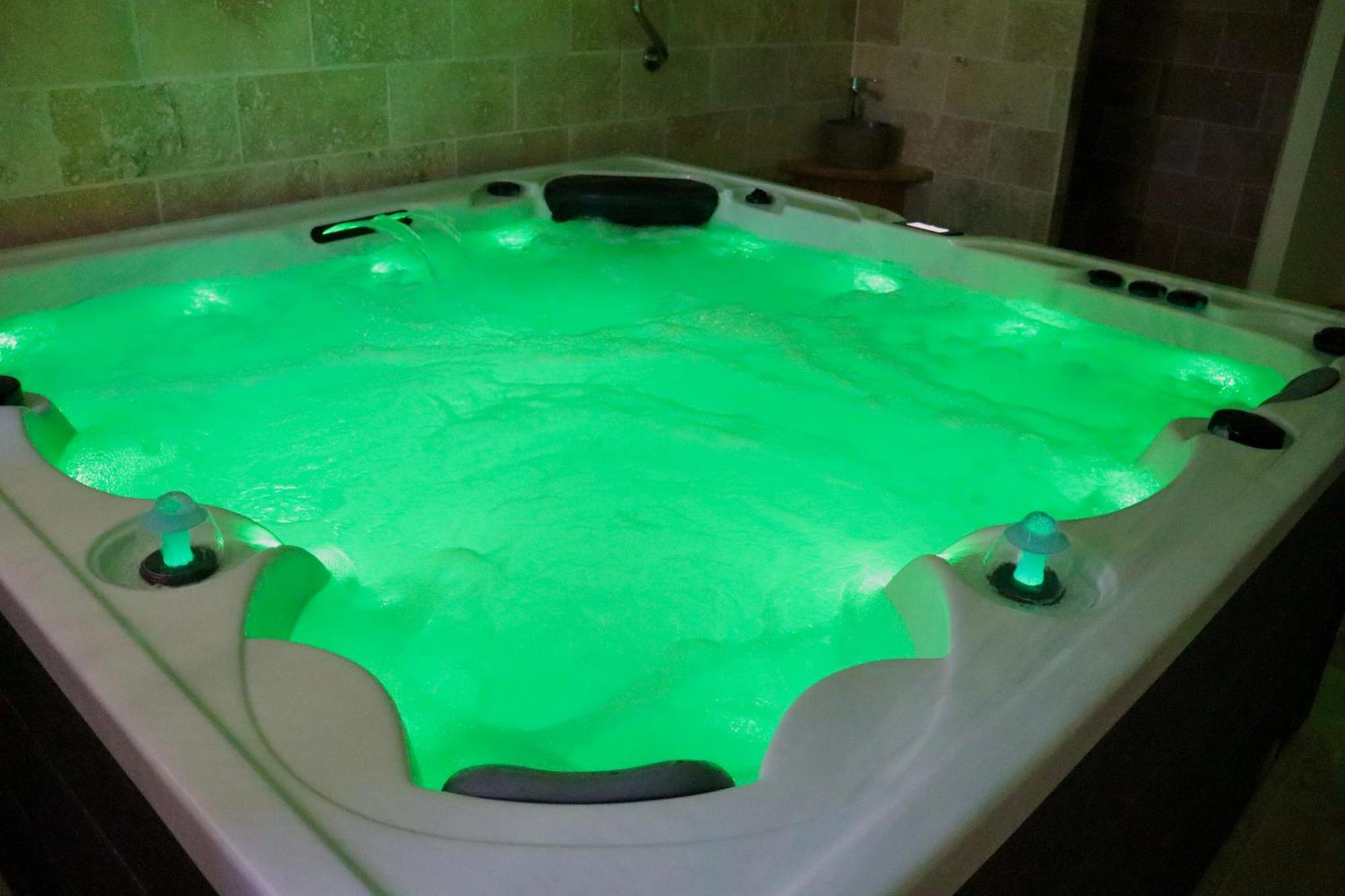Chambres D'Hotes Avec Jacuzzi Et Piscine Au Mas De Cadoule Saint-Just  Luaran gambar