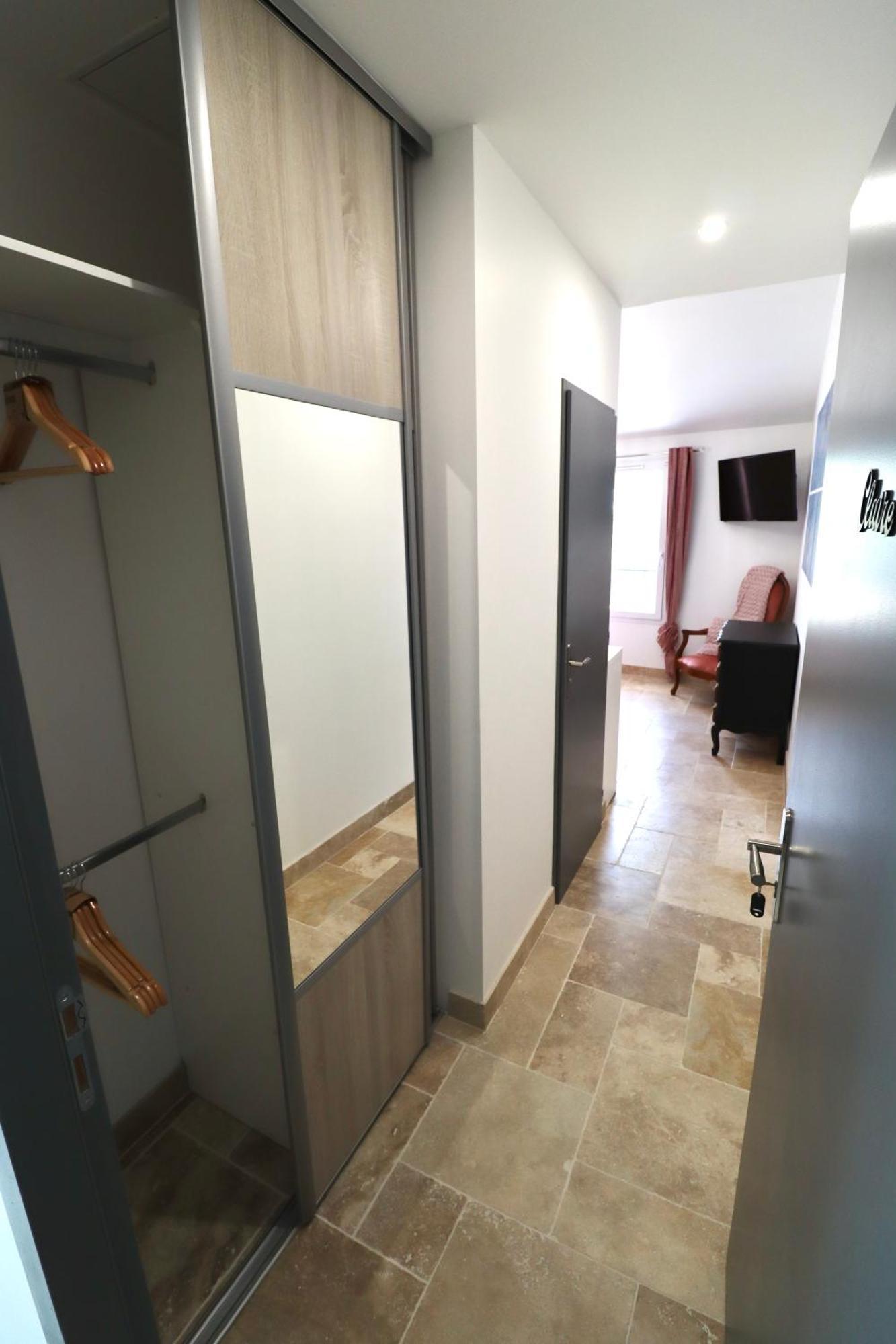 Chambres D'Hotes Avec Jacuzzi Et Piscine Au Mas De Cadoule Saint-Just  Bilik gambar