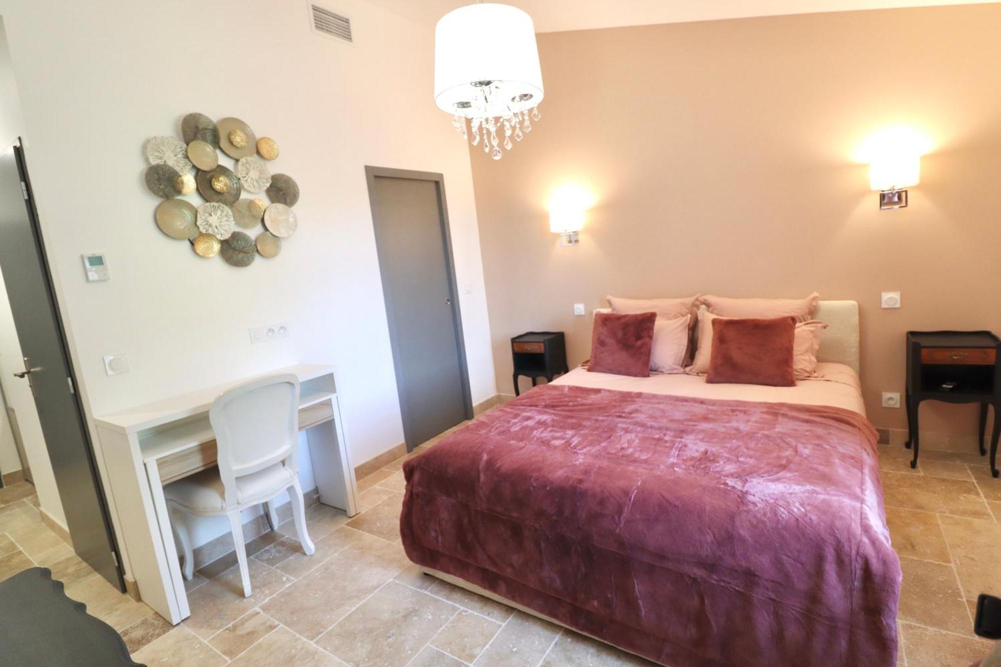Chambres D'Hotes Avec Jacuzzi Et Piscine Au Mas De Cadoule Saint-Just  Bilik gambar