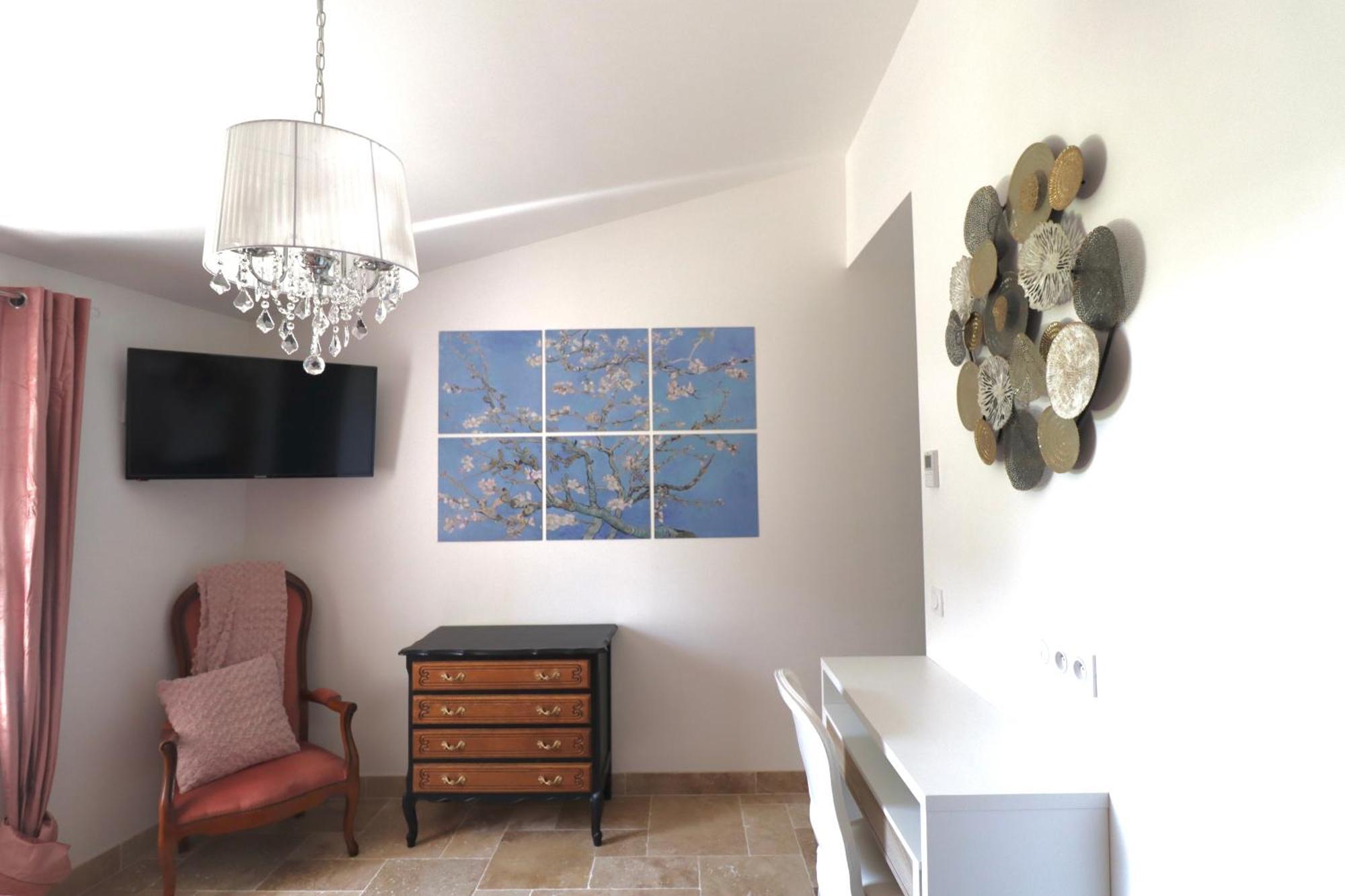 Chambres D'Hotes Avec Jacuzzi Et Piscine Au Mas De Cadoule Saint-Just  Bilik gambar